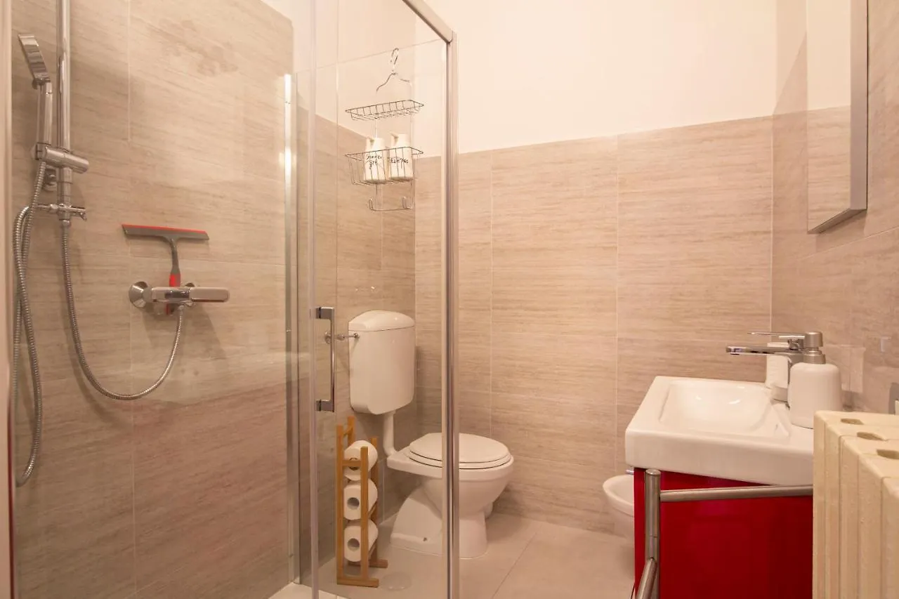 Madame Verona Apartment