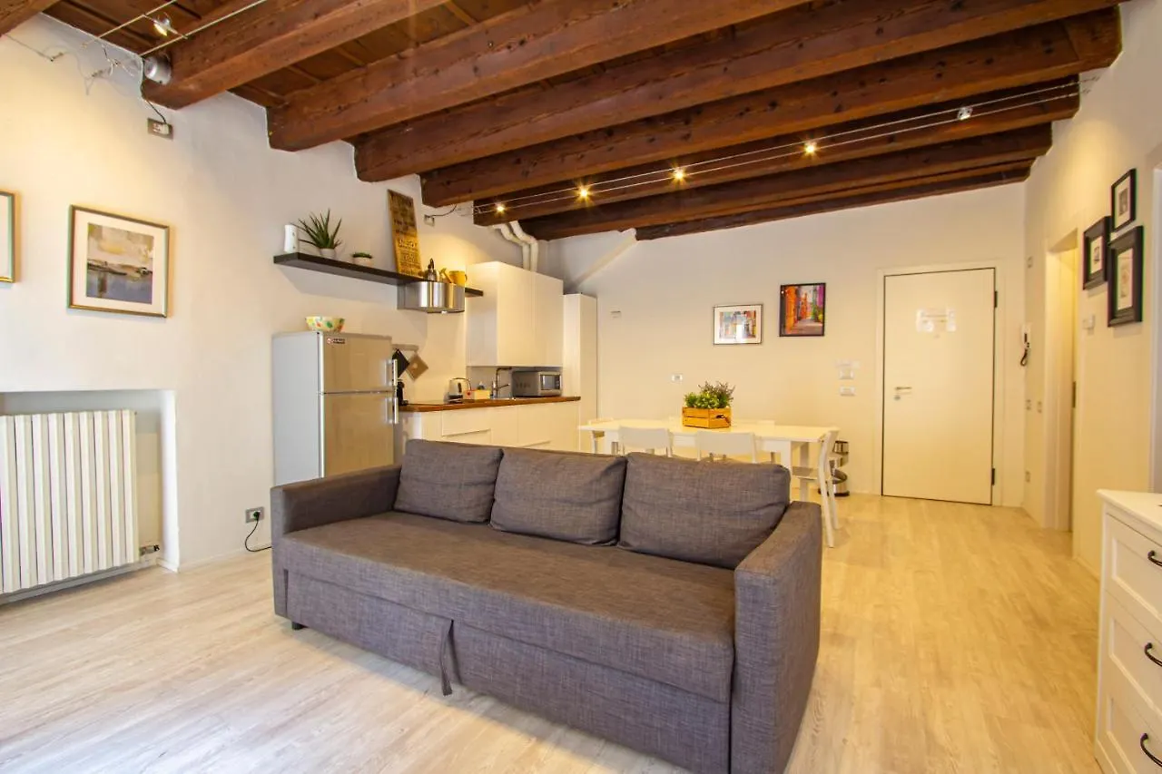 Madame Verona Apartment