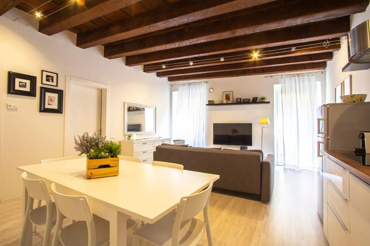 Madame Verona Apartment